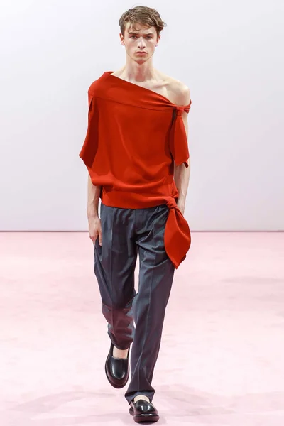 Look 17